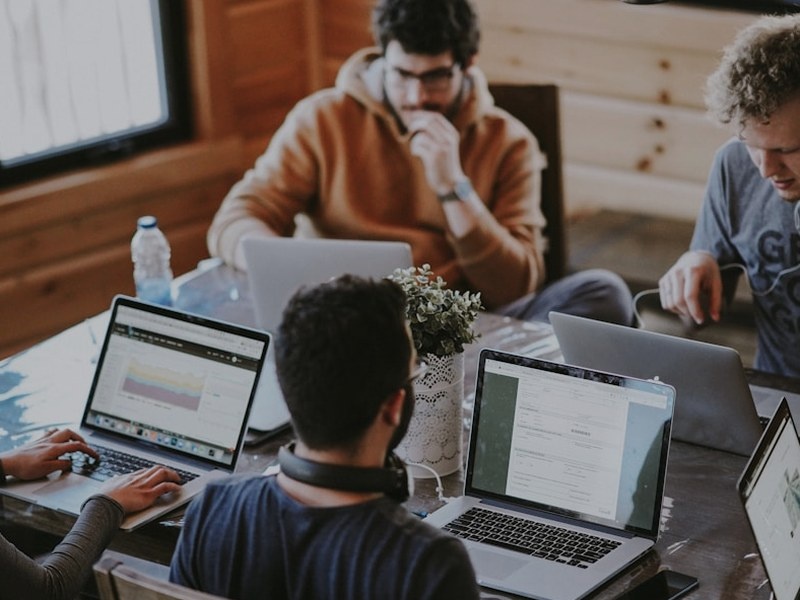 Tým Nexora při práci